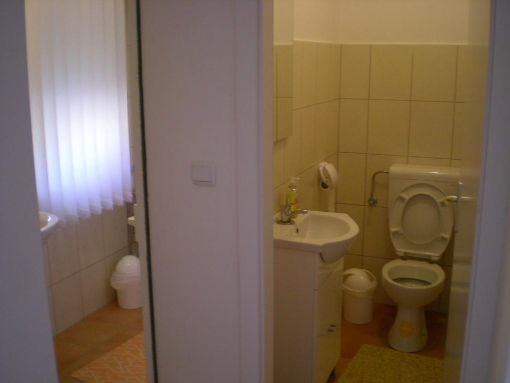 Apartments Karla Слатине Екстериор снимка