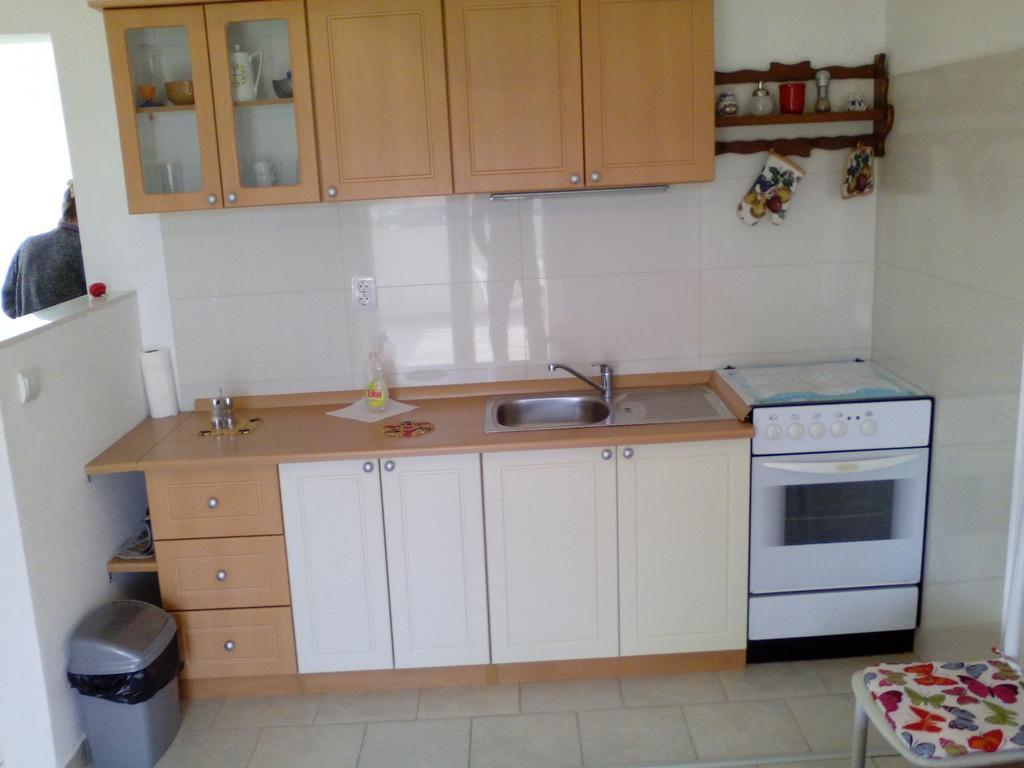 Apartments Karla Слатине Стая снимка