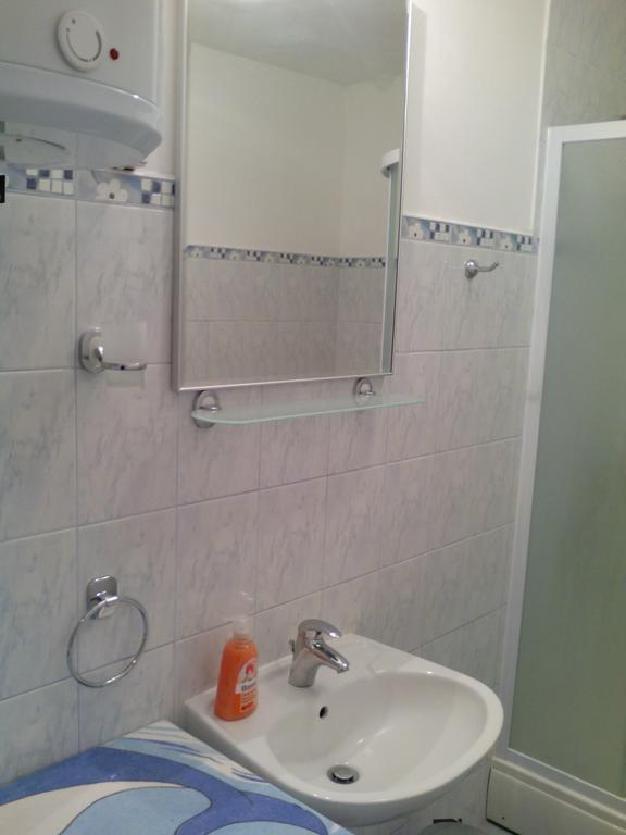 Apartments Karla Слатине Екстериор снимка